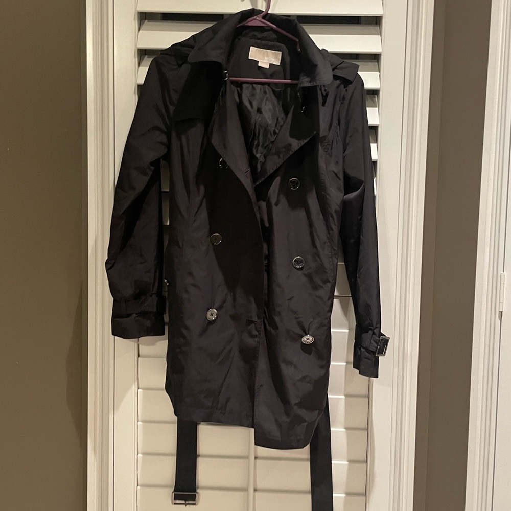 Women’s Medium Michael Kors rain jacket with hood and belt